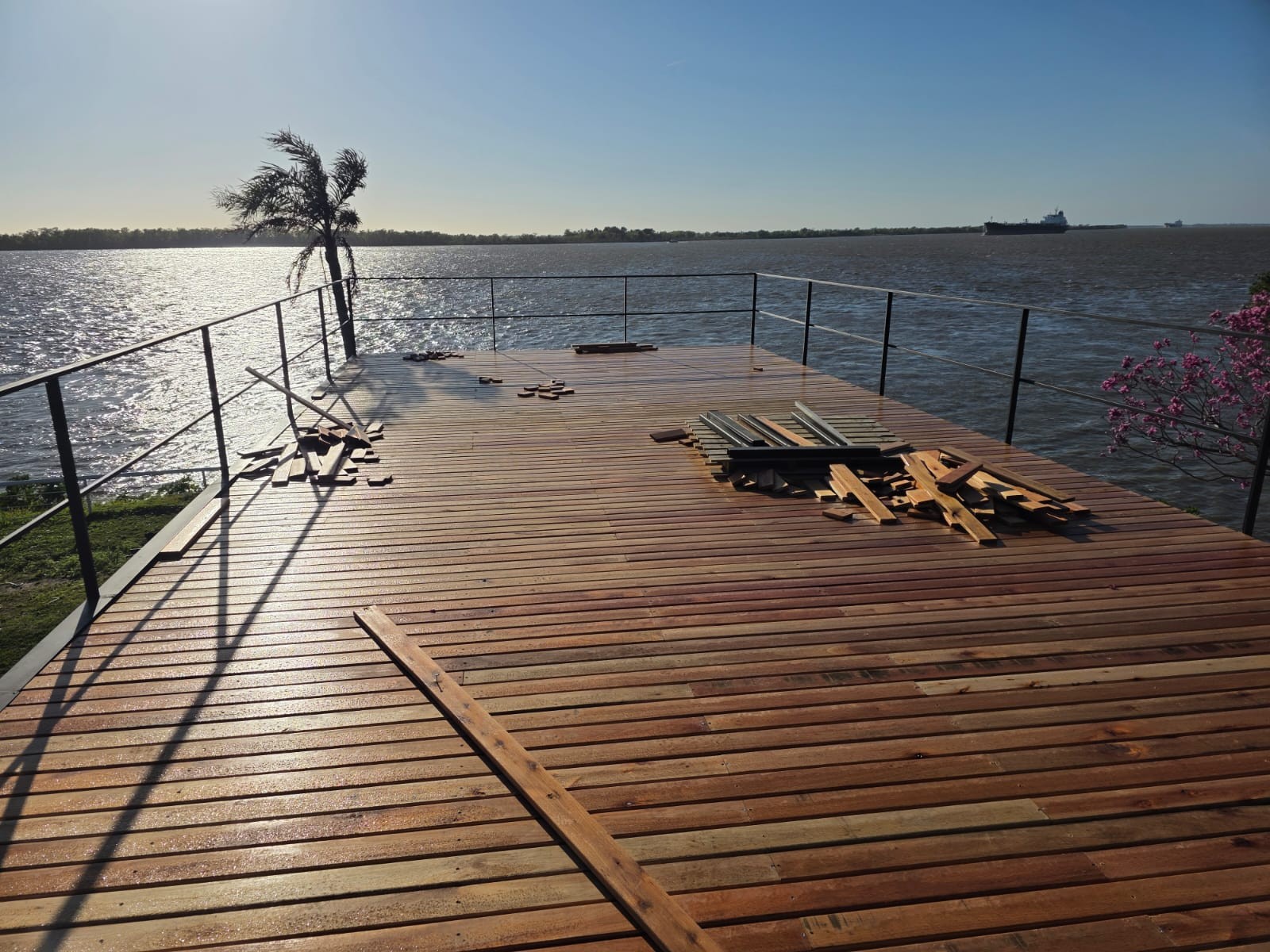 Estructura metálica y terraza — Obra terminada