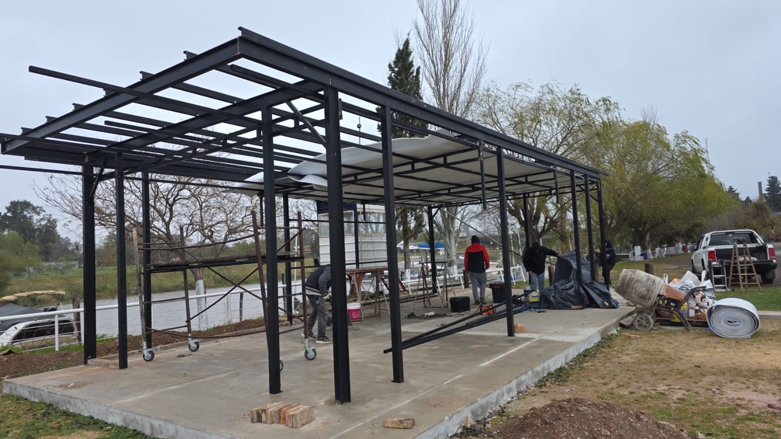 Estructura metálica y terraza — Proceso de obra