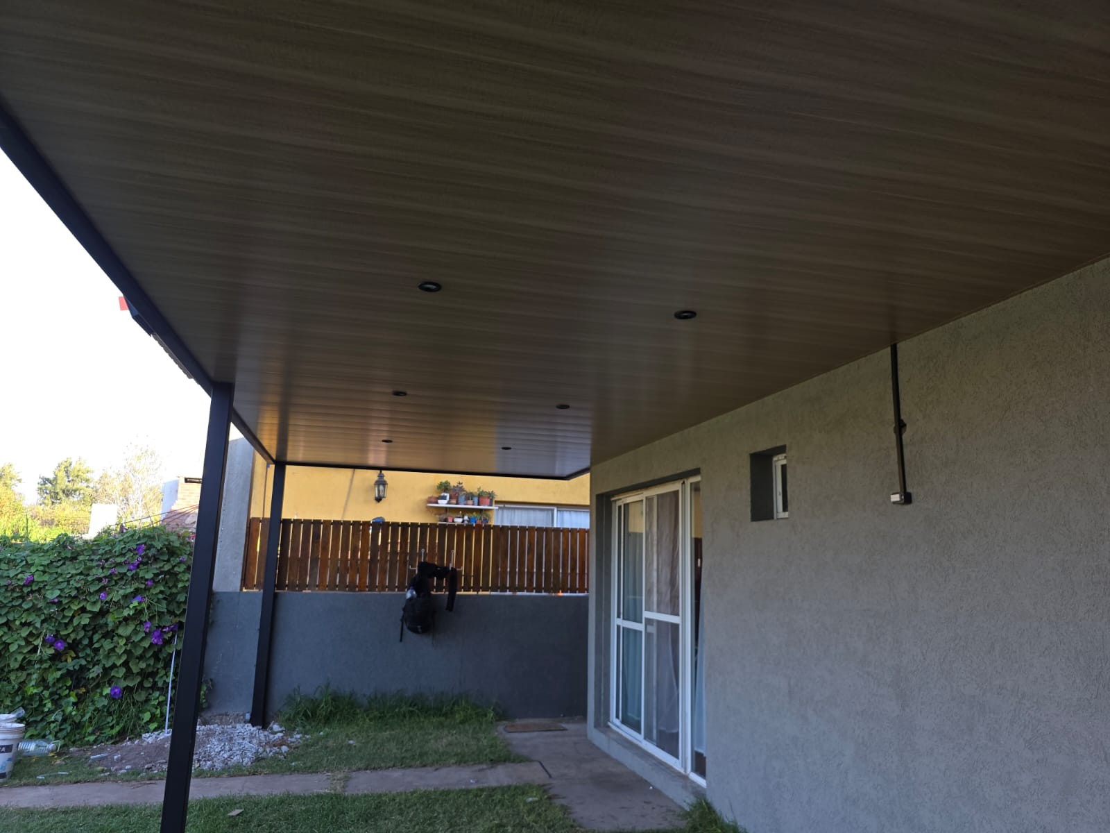 Galería y pérgola exterior — Obra terminada