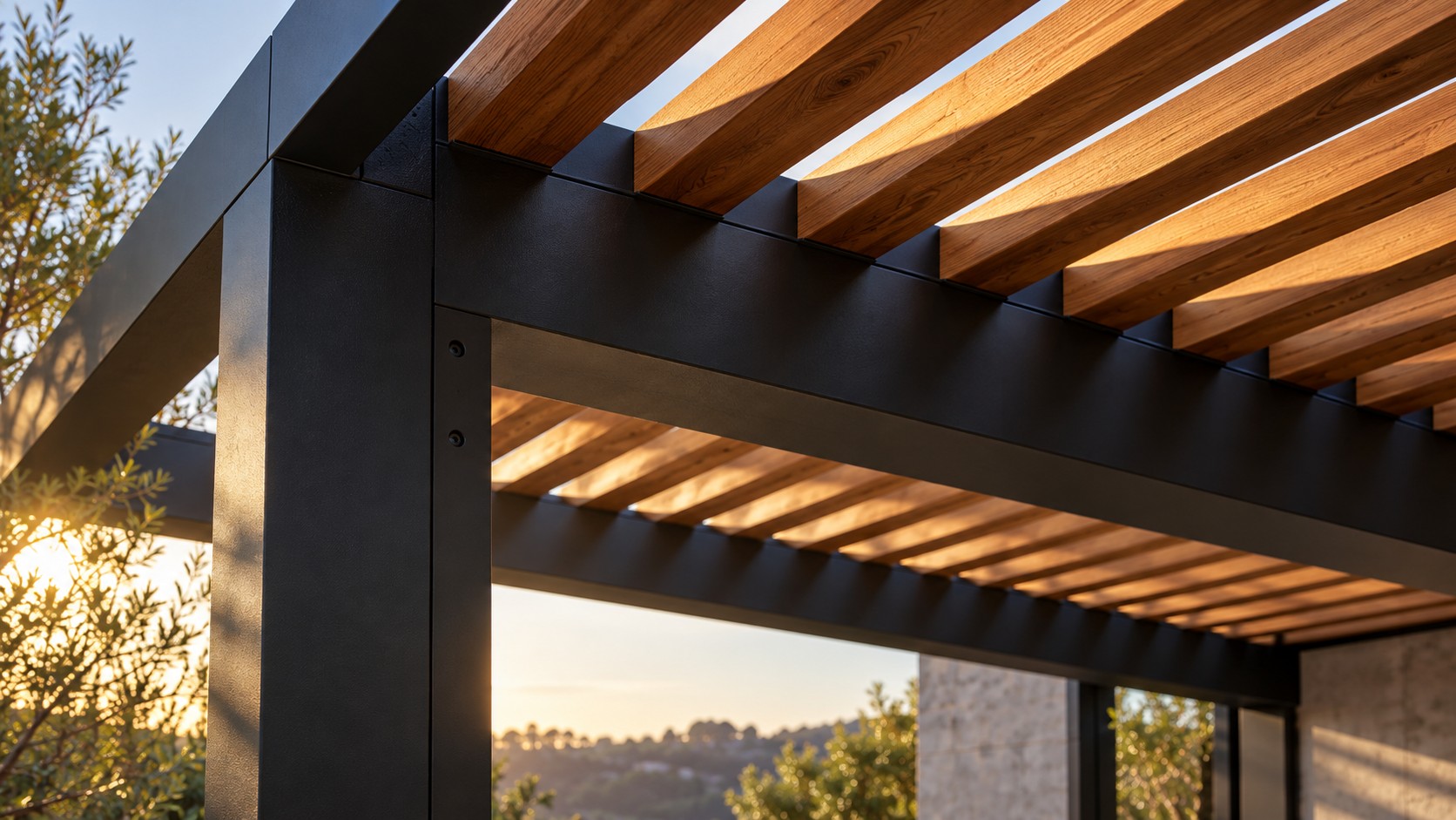 Detalle de una pérgola de acero y madera