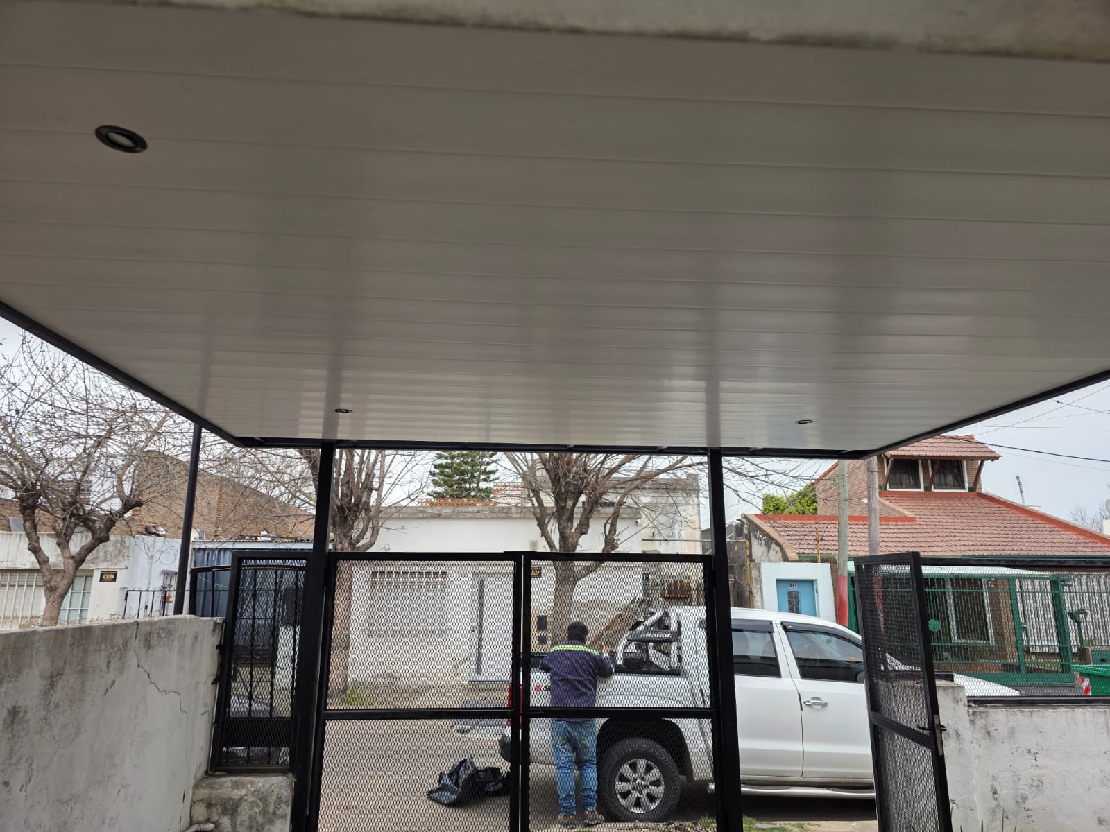 Galería metálica a medida — Galería terminada
