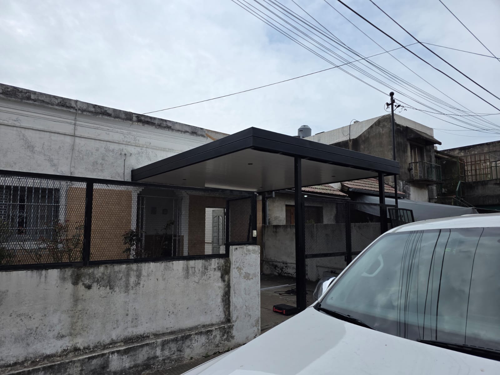 Galería metálica a medida — Galería terminada